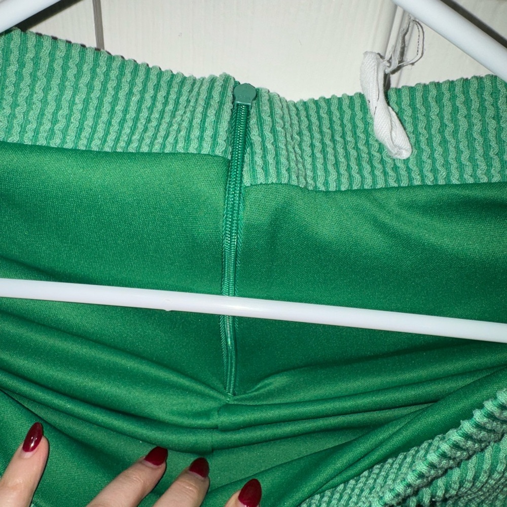 Green Ribbed Women’s Set - Picture 5 of 8